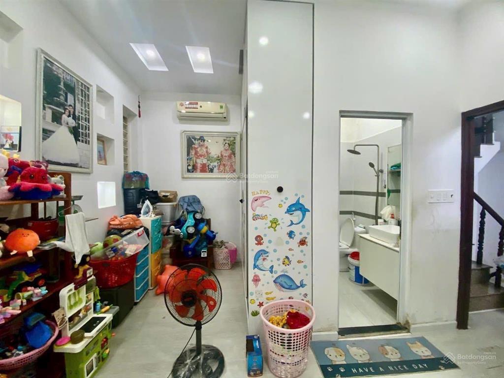 Gia đình đông người đừng bỏ lỡ căn này!
nhà rộng, ngang lớn, công năng đầy đủ, hiếm có