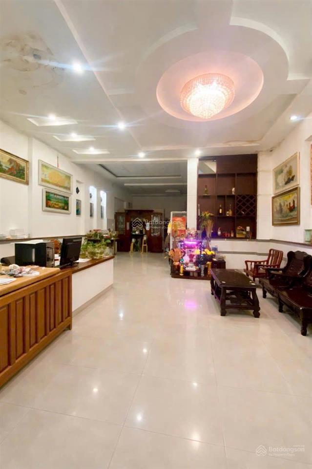 Gia đình đông người đừng bỏ lỡ căn này!
nhà rộng, ngang lớn, công năng đầy đủ, hiếm có