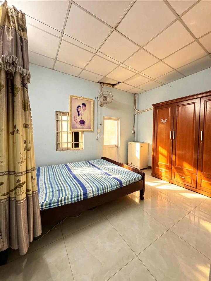 Nhà đẹp, hẻm ô tô chỉ nhỉnh 4 tỷ ngay chợ thiếc q.12  48m² vuông (4*15)