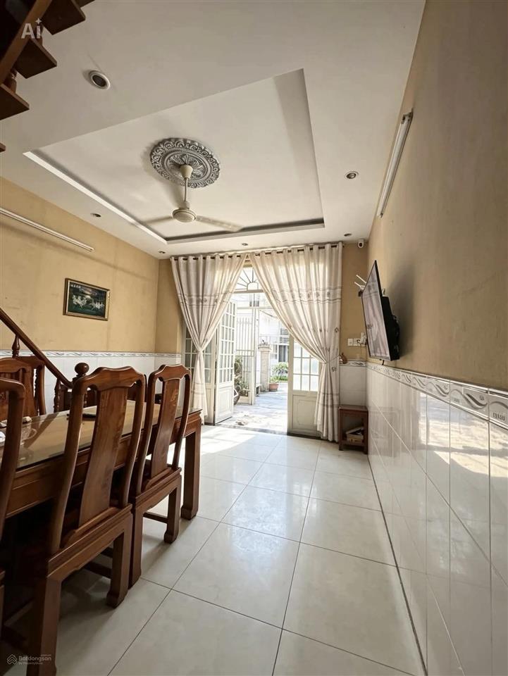 Nhà đẹp, hẻm ô tô chỉ nhỉnh 4 tỷ ngay chợ thiếc q.12  48m² vuông (4*15)