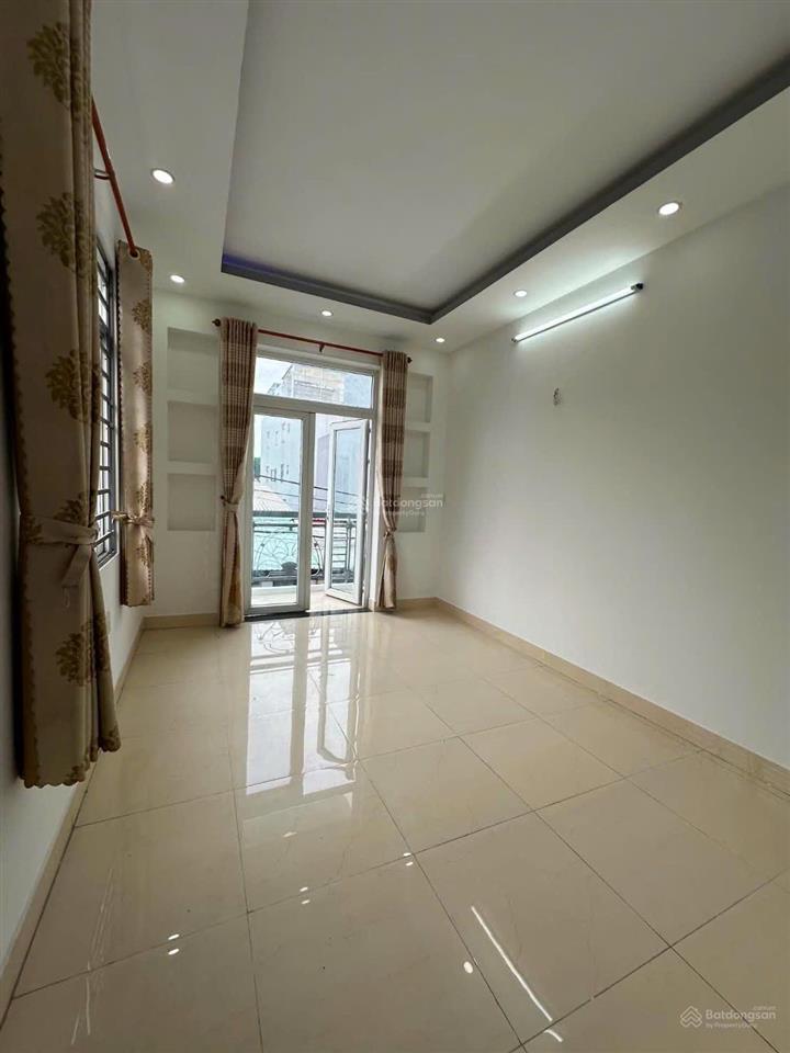 Nhà 4pn  xe hơi đỗ cửa  giá chỉ nhỉnh 4 tỷ