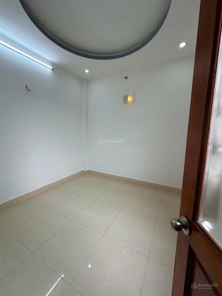 Nhà 4pn  xe hơi đỗ cửa  giá chỉ nhỉnh 4 tỷ