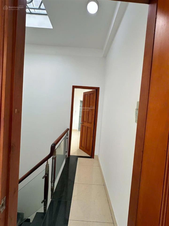 Nhà 4pn  xe hơi đỗ cửa  giá chỉ nhỉnh 4 tỷ