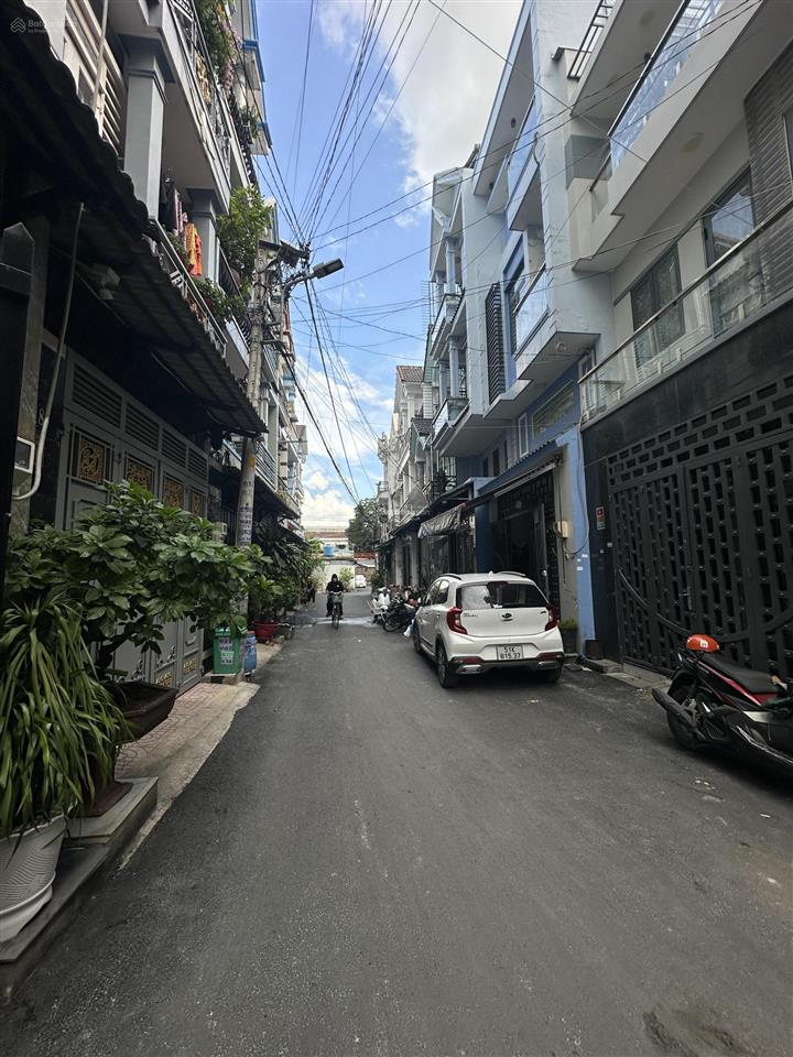 Chỉ vào ở thôi ko cần sắm sửa gì thêm  nhà đẹp khu đồng bộ dân trí cao hxh thông
