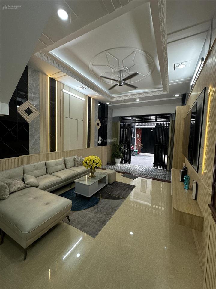Chỉ vào ở thôi ko cần sắm sửa gì thêm  nhà đẹp khu đồng bộ dân trí cao hxh thông
