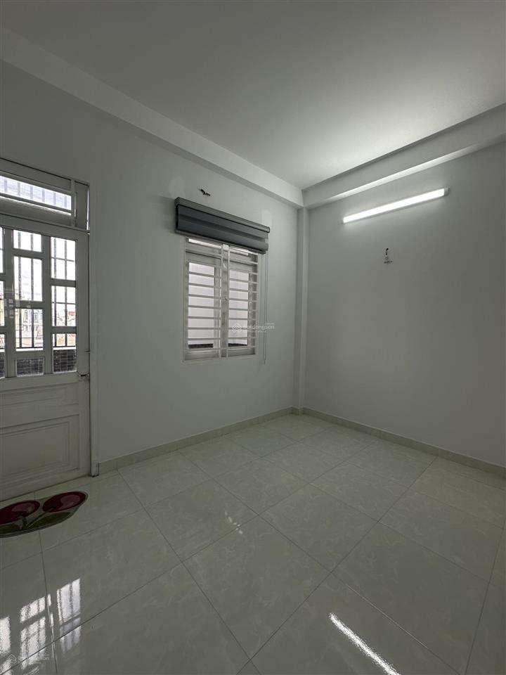 Chỉ vào ở thôi ko cần sắm sửa gì thêm  nhà đẹp khu đồng bộ dân trí cao hxh thông