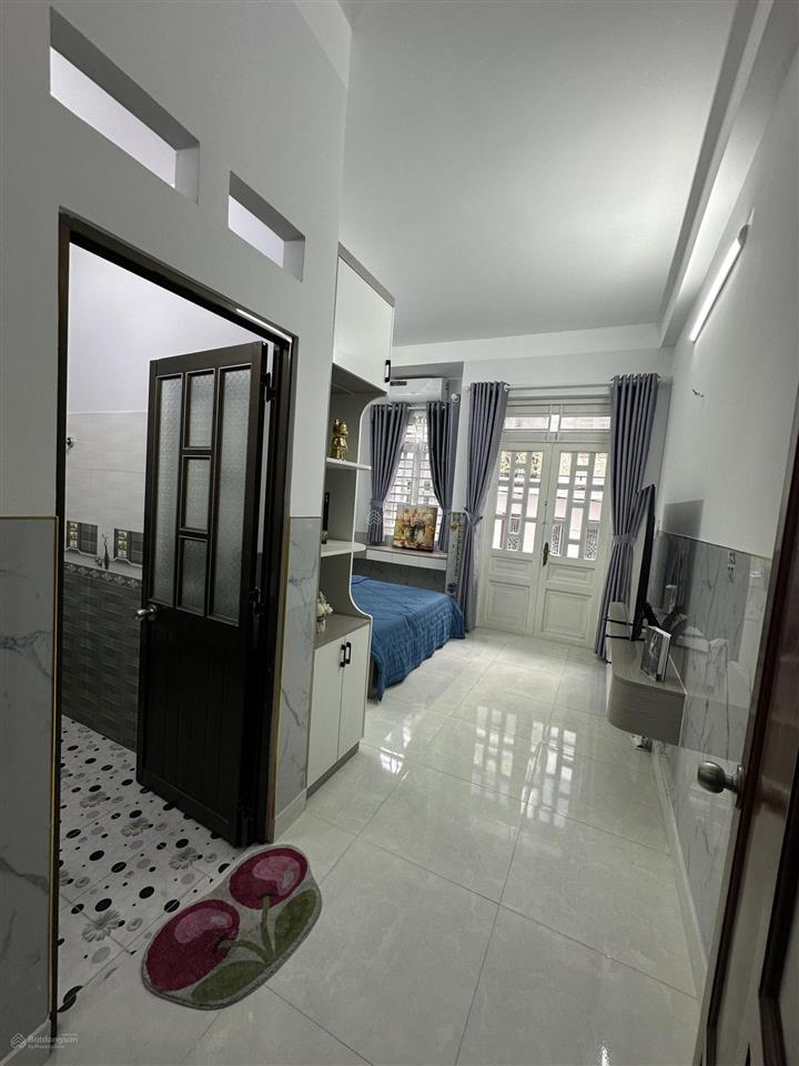 Chỉ vào ở thôi ko cần sắm sửa gì thêm  nhà đẹp khu đồng bộ dân trí cao hxh thông