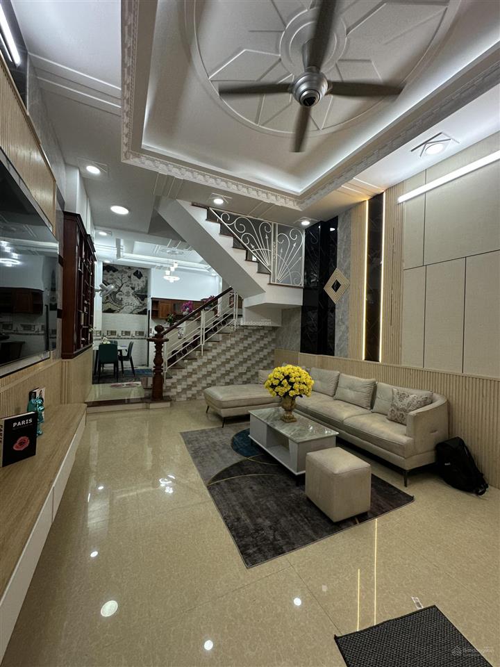 Chỉ vào ở thôi ko cần sắm sửa gì thêm  nhà đẹp khu đồng bộ dân trí cao hxh thông
