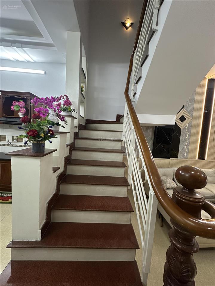 Chỉ vào ở thôi ko cần sắm sửa gì thêm  nhà đẹp khu đồng bộ dân trí cao hxh thông