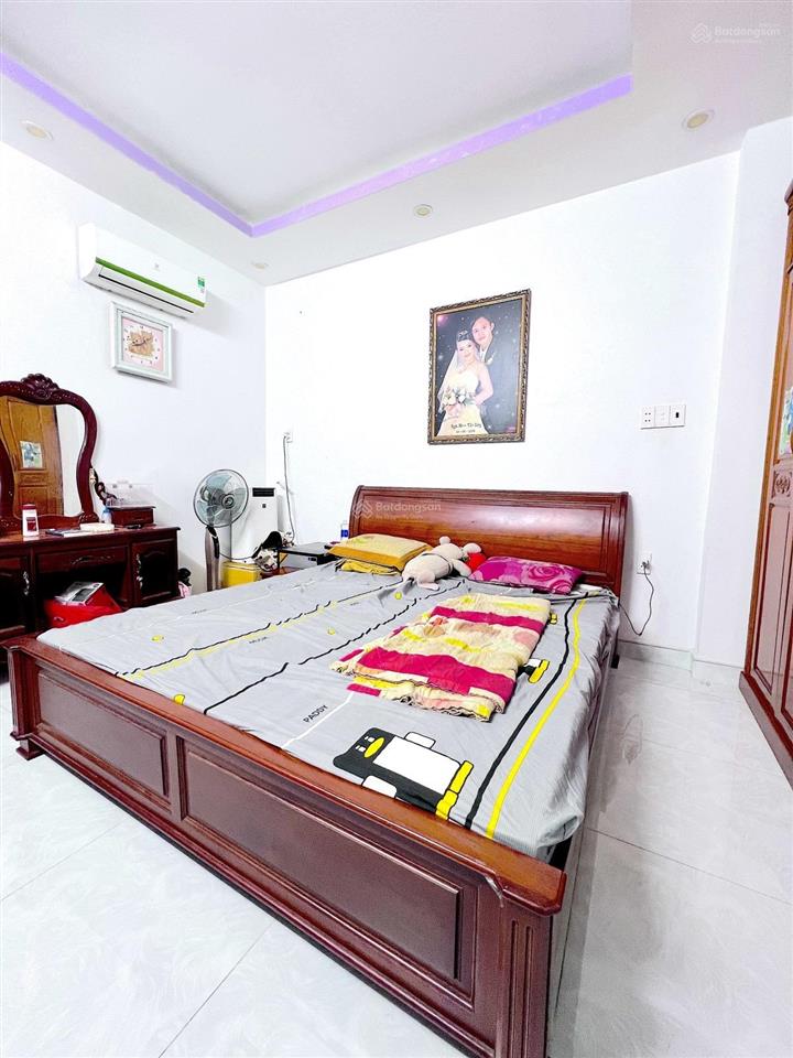 Hiếm! nhà 4 tầng gần chợ hiệp thành hơn 60m nhỉnh 5t