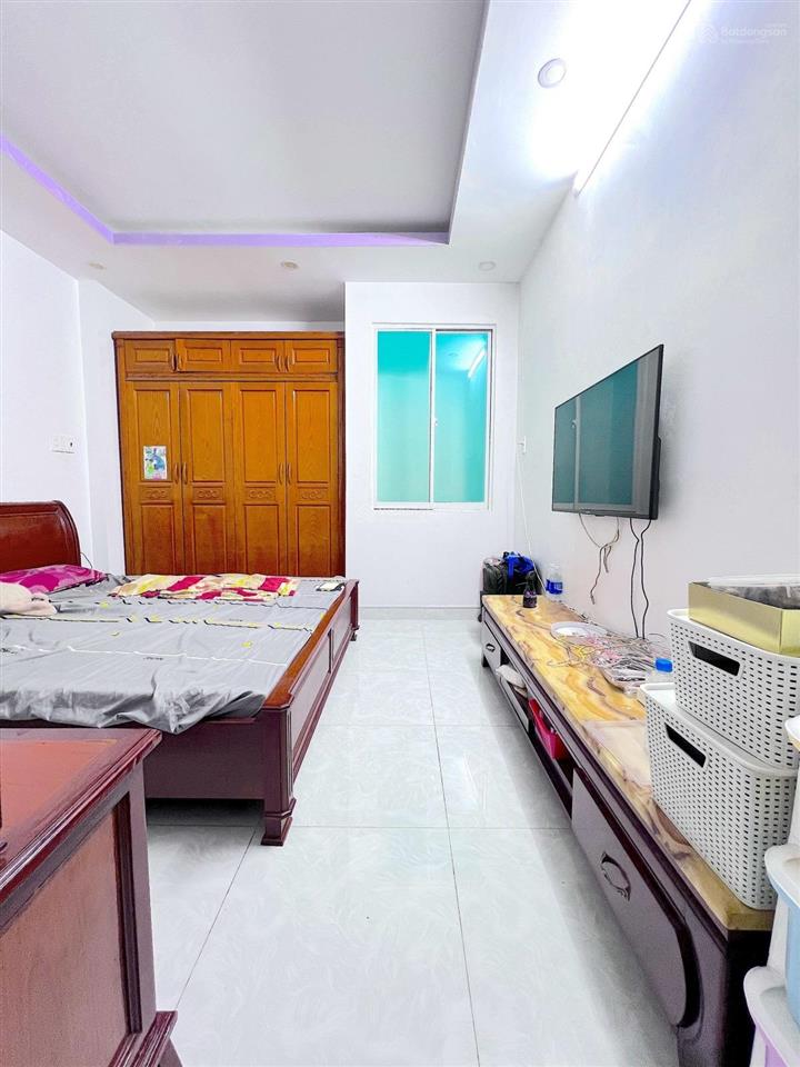 Hiếm! nhà 4 tầng gần chợ hiệp thành hơn 60m nhỉnh 5t