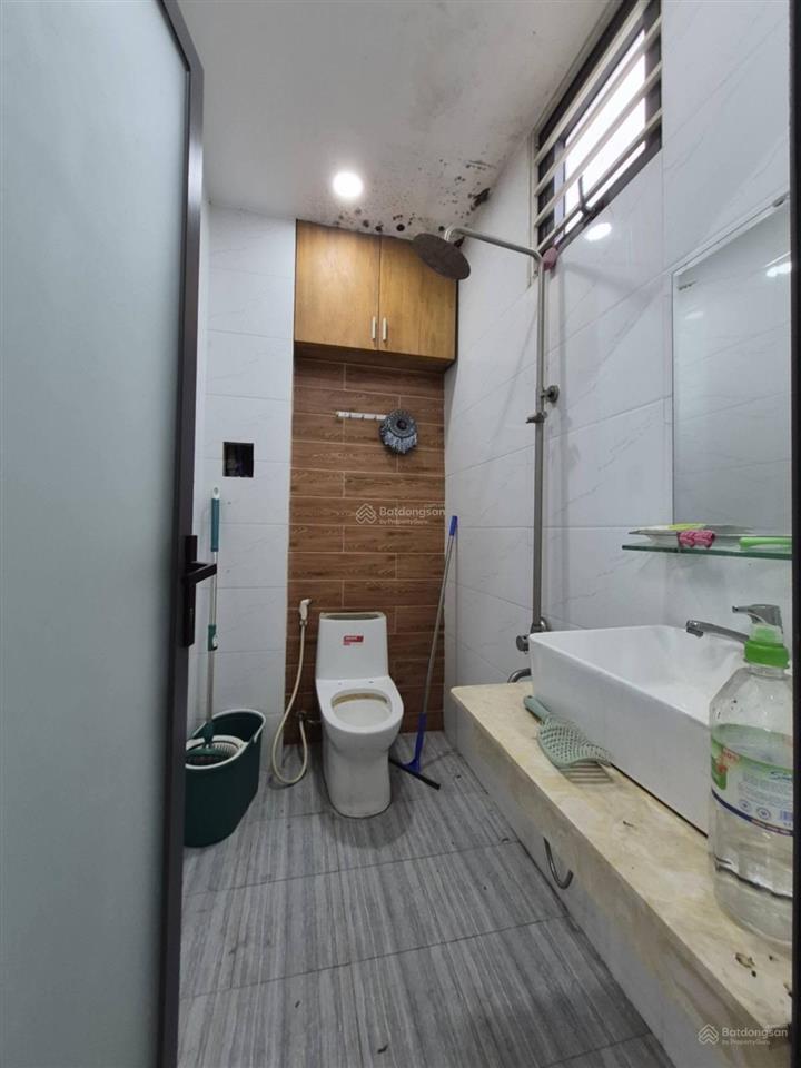 Chỉ nhỉnh 5t  nhà mái thái 4 tầng  khu phân lô  đường 8m  ngay lê văn khương