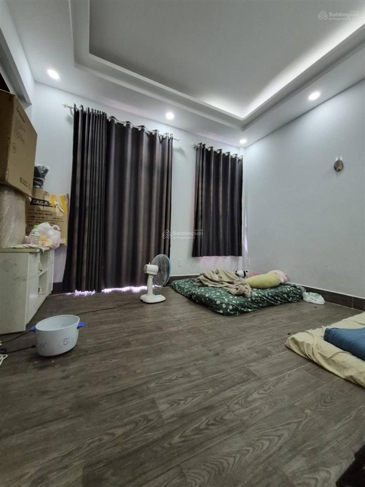 Chỉ nhỉnh 5t  nhà mái thái 4 tầng  khu phân lô  đường 8m  ngay lê văn khương