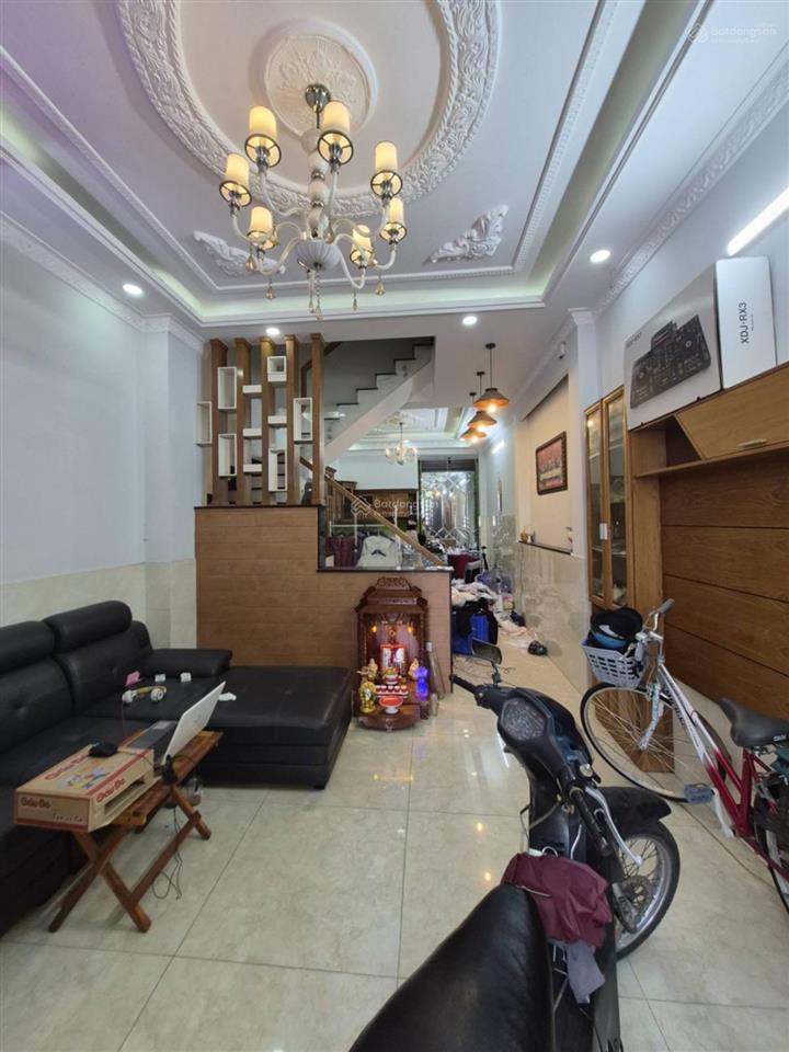 Chỉ nhỉnh 5t  nhà mái thái 4 tầng  khu phân lô  đường 8m  ngay lê văn khương