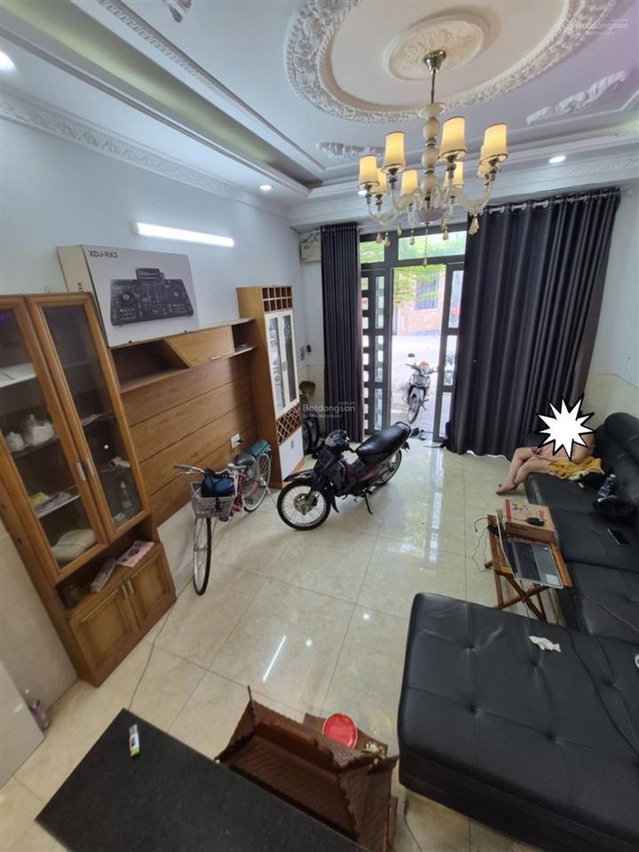 Chỉ nhỉnh 5t  nhà mái thái 4 tầng  khu phân lô  đường 8m  ngay lê văn khương