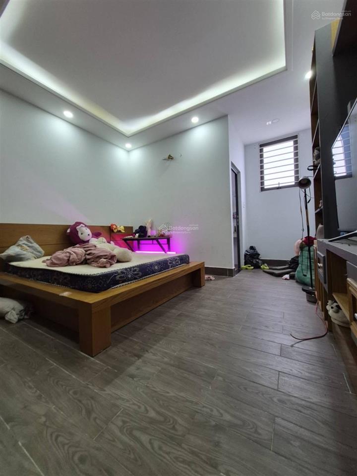 Chỉ nhỉnh 5t  nhà mái thái 4 tầng  khu phân lô  đường 8m  ngay lê văn khương