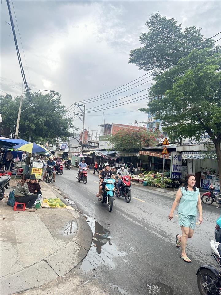 Hẻm xe hơi thông  ngay ngã ba đông quang  4 tầng  56m2  5,8 tỷ