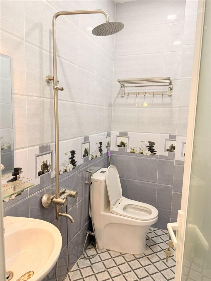 Hẻm xe hơi thông  ngay ngã ba đông quang  4 tầng  56m2  5,8 tỷ