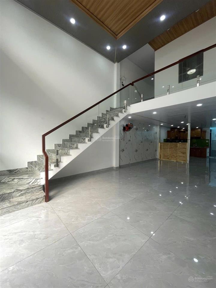 Mặt tiền vừa ở vừa kd  giảm ngay 1 tỷ  còn 5.5tỷ  ngay chợ thiếc lê văn khương q12