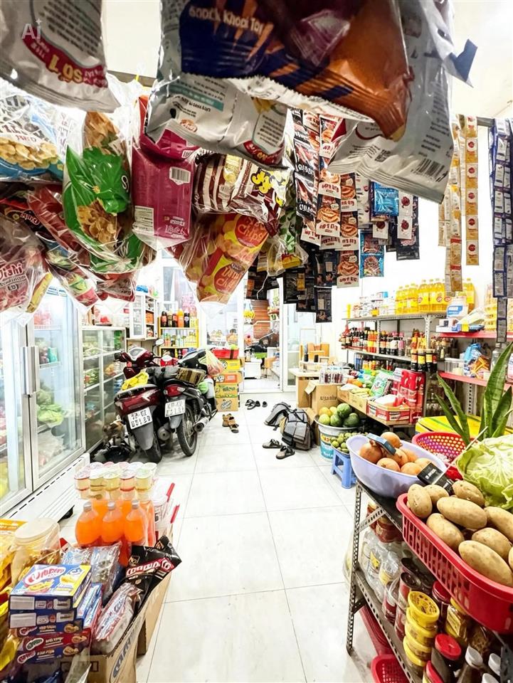 Nhỉnh 4 tỷ nhà 3 tầng, 4pn gần heineken lê văn khương  giáp gv