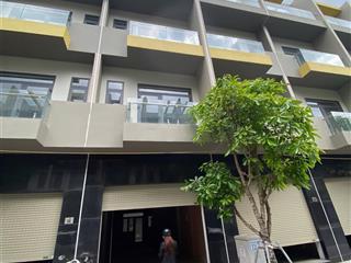 Chính chủ cần bán lại căn nhà phố trục đường chính d4 của dự án