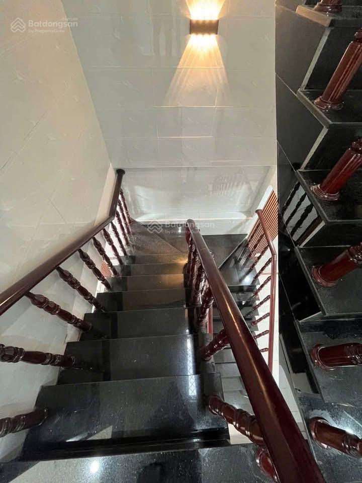 Bán nhanh nhà shr ngay go dĩ an chỉ 100m 1 trệt 1 lầu với 100m2