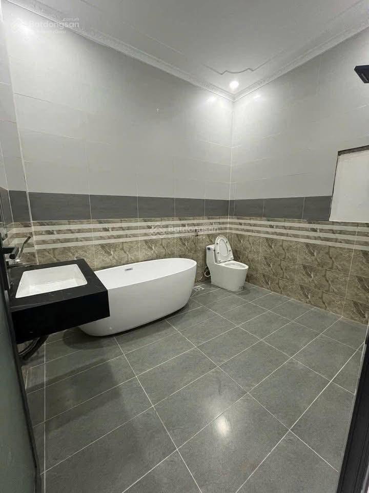 Bán nhanh nhà shr ngay go dĩ an chỉ 100m 1 trệt 1 lầu với 100m2