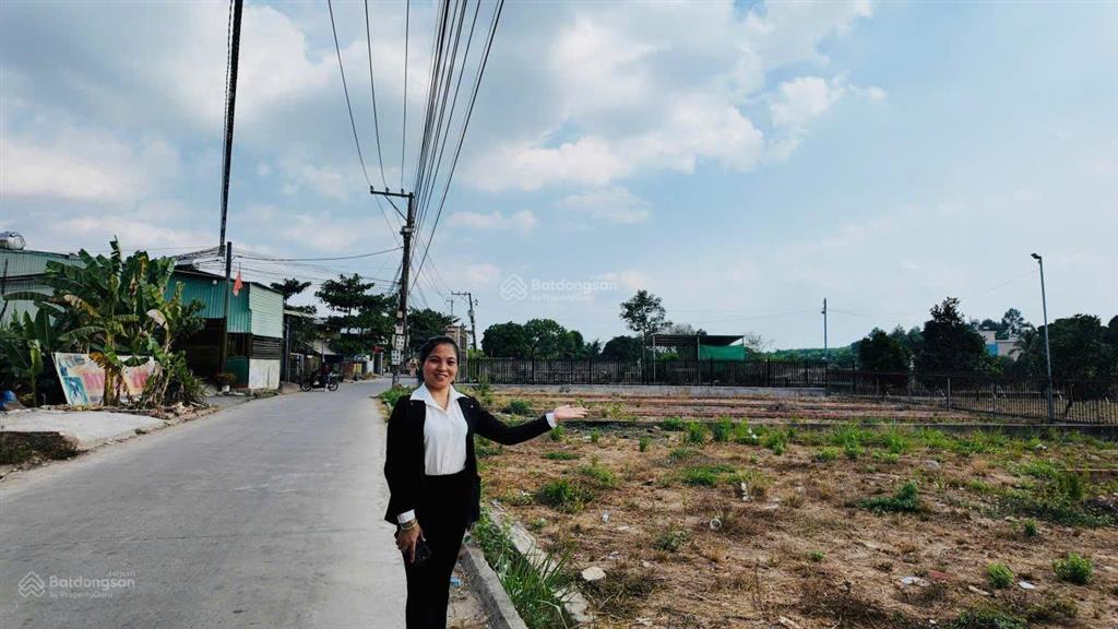 Đất nền sát kcn tam phước  sổ sẵn  thổ cư 100% lô 1 110m² (5x20.10)  giá 1,940 tỷ.