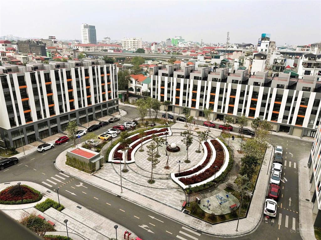 Bán nhanh căn hộ dự án 2n2vs, 80m2, nt full, giá 8.x tỷ bao thuế phí, dự án hoàng thành pearl