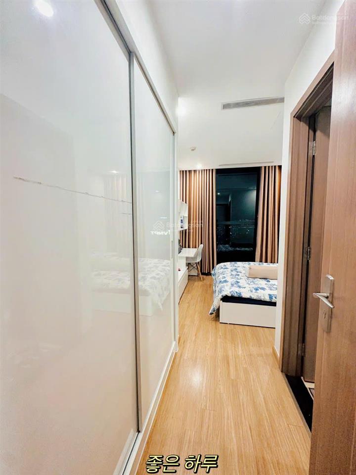 Chính chủ cần bán nhanh căn hộ 2n 2wc, 65m2, bc đông nam, tầng trung, 8,1 tỷ, tại vinhomes skylake