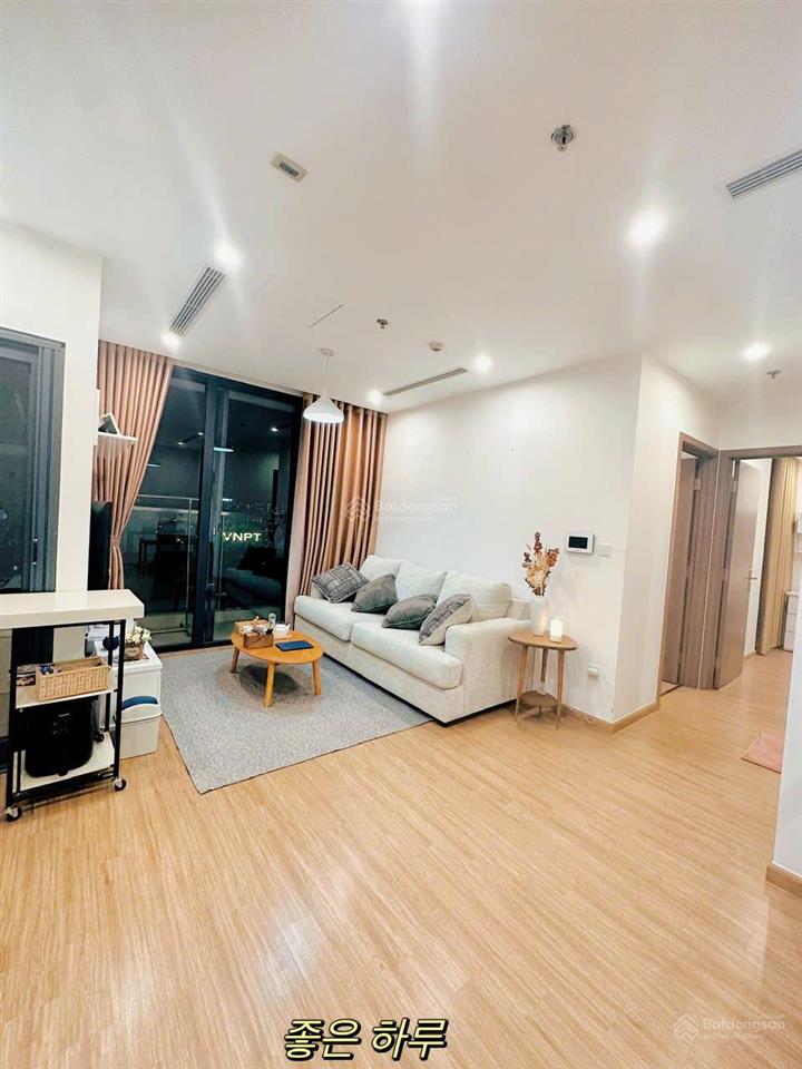 Chính chủ cần bán nhanh căn hộ 2n 2wc, 65m2, bc đông nam, tầng trung, 8,1 tỷ, tại vinhomes skylake