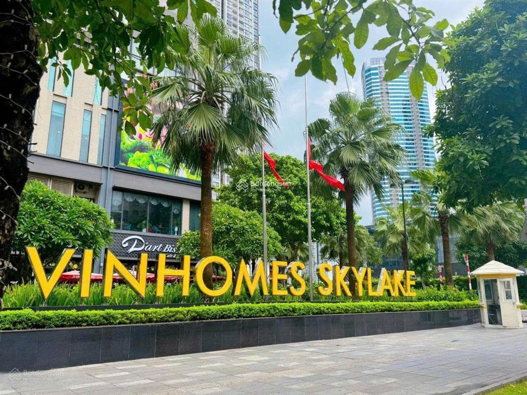 Chính chủ cần bán nhanh căn hộ 2n 2wc, 65m2, bc đông nam, tầng trung, 8,1 tỷ, tại vinhomes skylake