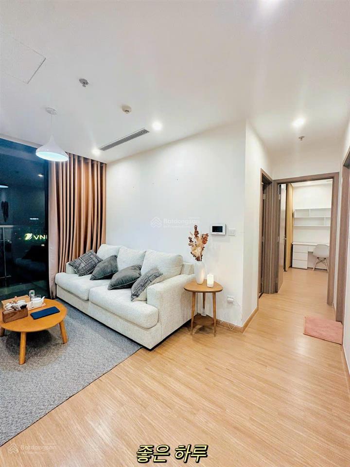 Chính chủ cần bán nhanh căn hộ 2n 2wc, 65m2, bc đông nam, tầng trung, 8,1 tỷ, tại vinhomes skylake