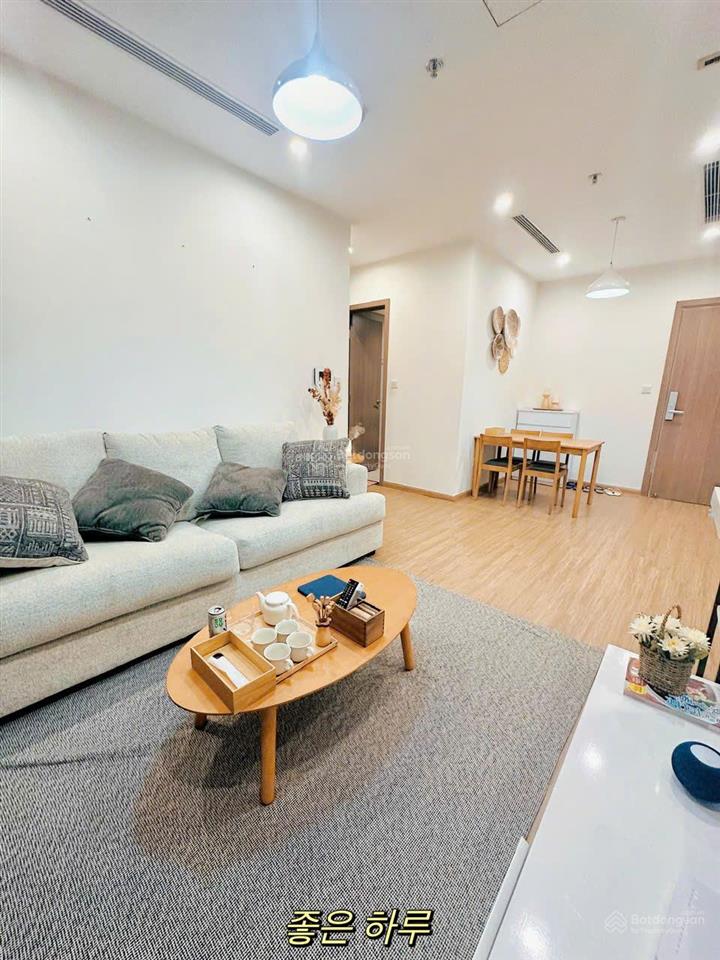 Chính chủ cần bán nhanh căn hộ 2n 2wc, 65m2, bc đông nam, tầng trung, 8,1 tỷ, tại vinhomes skylake