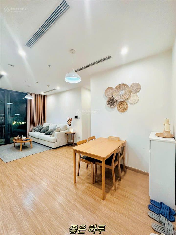 Chính chủ cần bán nhanh căn hộ 2n 2wc, 65m2, bc đông nam, tầng trung, 8,1 tỷ, tại vinhomes skylake