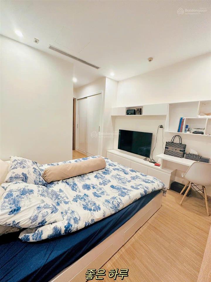 Chính chủ cần bán nhanh căn hộ 2n 2wc, 65m2, bc đông nam, tầng trung, 8,1 tỷ, tại vinhomes skylake