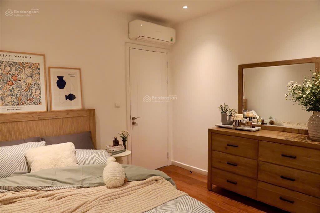 Căn hộ 2n2vs, 70m2, view thành phố, 7 tỷ, vinhomes d'capitale,  ngay em khải