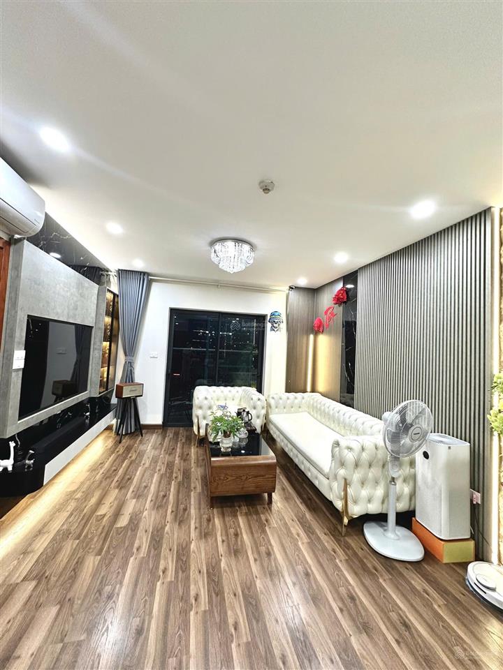 Bán căn hộ trục hiếm 2 ngủ 2wc, 86 m2, full đồ, hướng mát, giá tốt tại goldmark city.