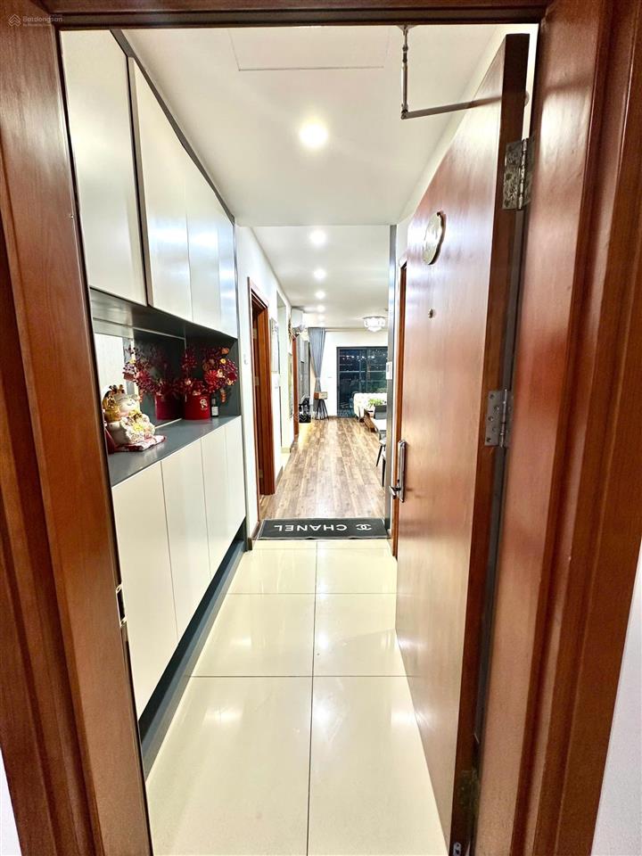 Bán căn hộ trục hiếm 2 ngủ 2wc, 86 m2, full đồ, hướng mát, giá tốt tại goldmark city.
