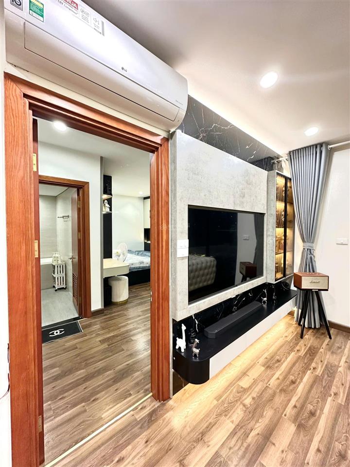 Bán căn hộ trục hiếm 2 ngủ 2wc, 86 m2, full đồ, hướng mát, giá tốt tại goldmark city.
