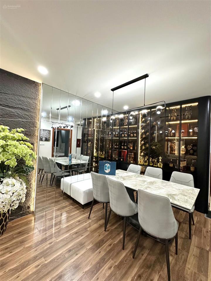 Bán căn hộ trục hiếm 2 ngủ 2wc, 86 m2, full đồ, hướng mát, giá tốt tại goldmark city.