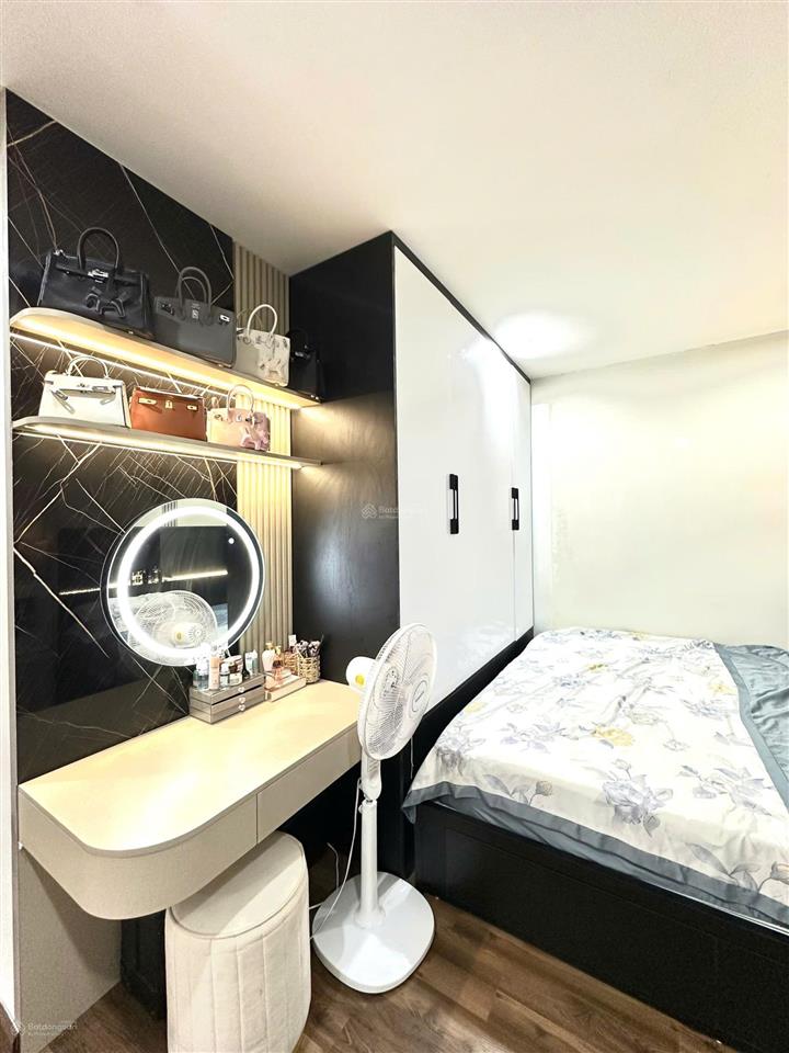Bán căn hộ trục hiếm 2 ngủ 2wc, 86 m2, full đồ, hướng mát, giá tốt tại goldmark city.