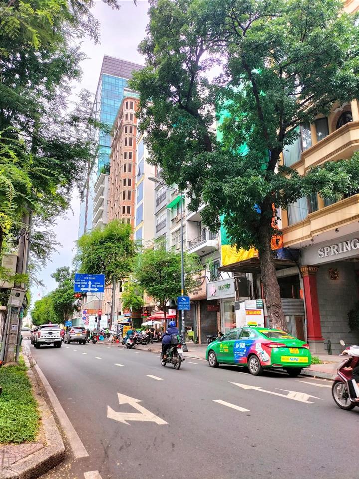 Bán nhà mặt tiền lê thánh tôn, p. bến nghé, quận 1. dt 4,4x21m. dtcn 92,4m2 hầm, 9 lầu, 109 tỷ tl