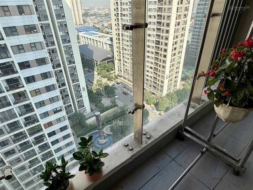 Hiếm! 2pn 63m2 masterise m1 giá chỉ 4,9 tỷ (tầng trung view thoáng)