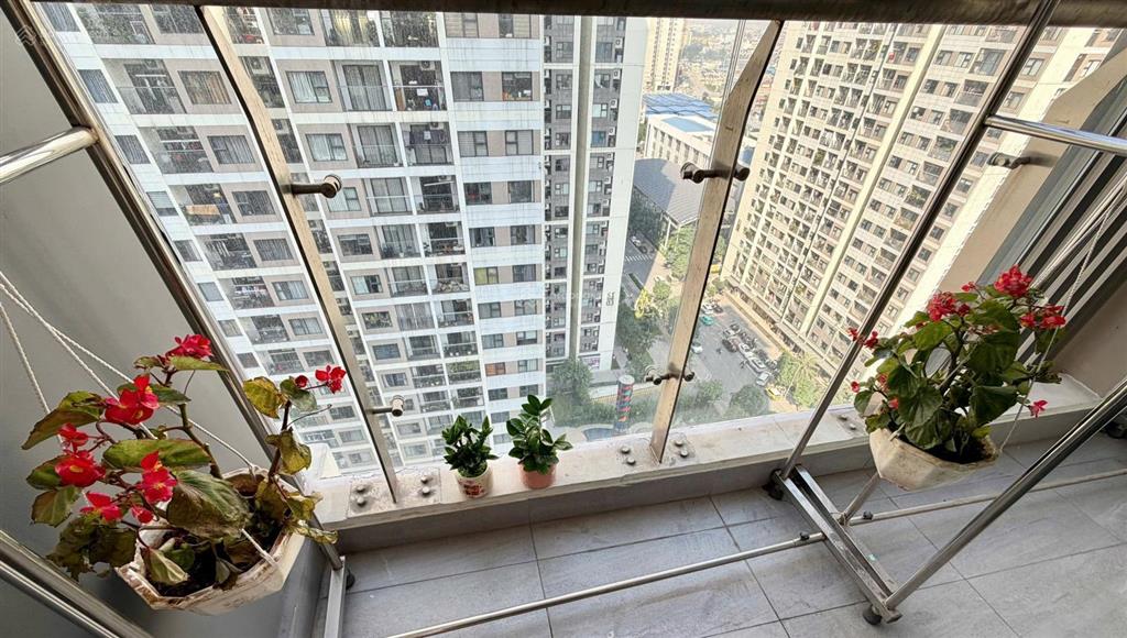 Hiếm! 2pn 63m2 masterise m1 giá chỉ 4,9 tỷ (tầng trung view thoáng)