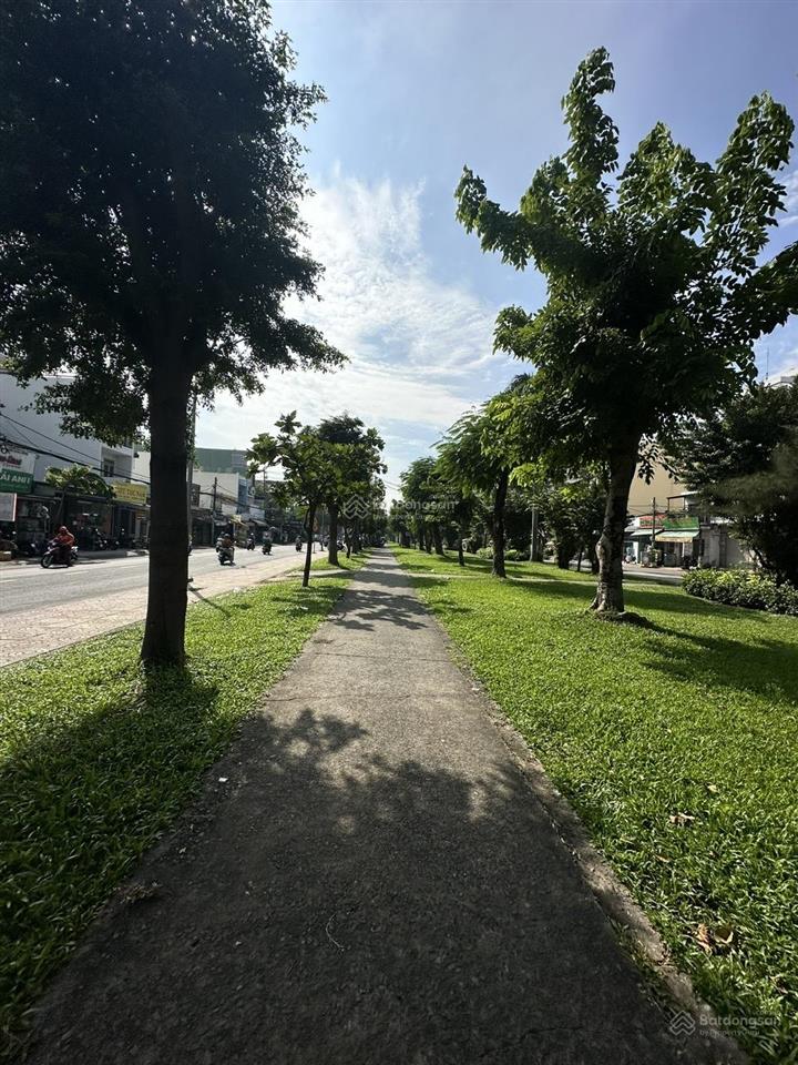 330 m2 giá 48 tỷ. bán gấp biệt thự lớn mt dương đức hiền quận tân phú