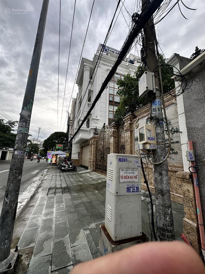 330 m2 giá 48 tỷ. bán gấp biệt thự lớn mt dương đức hiền quận tân phú
