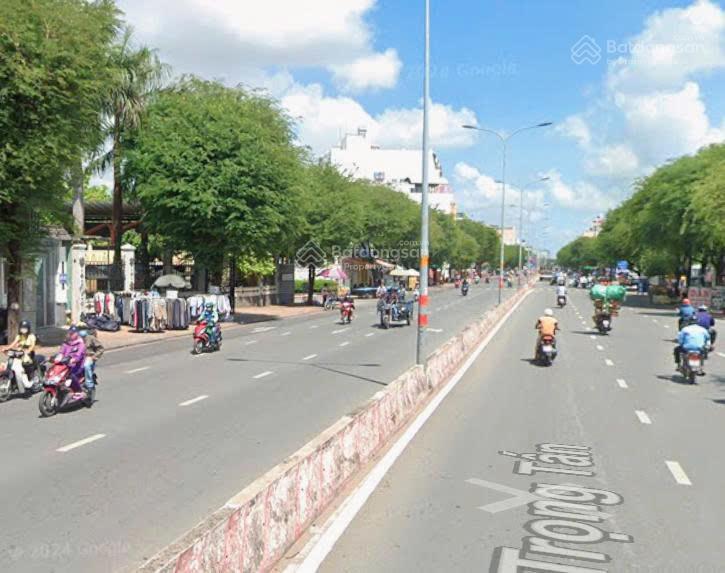 Dòng tiền sẵn 150 triệu /tháng. mặt tiền lê trọng tấn , q. tân phú 5,7 x 50m nở 9,7m . giá 60 tỷ