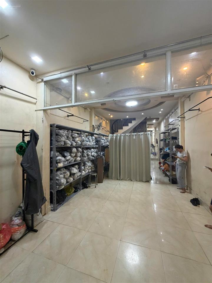 Nhà 4 tầng mt chợ đỗ nhuận, tân phú. 4 x 18,3m giá 9,3 tỷ