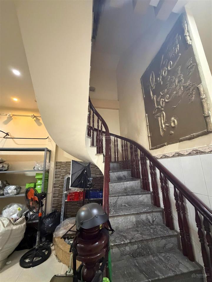 Nhà 4 tầng mt chợ đỗ nhuận, tân phú. 4 x 18,3m giá 9,3 tỷ